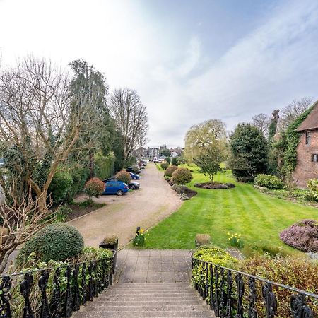 Riverside 1 Bed Basement Flat Near Hampton Court Palace East Molesey Luaran gambar