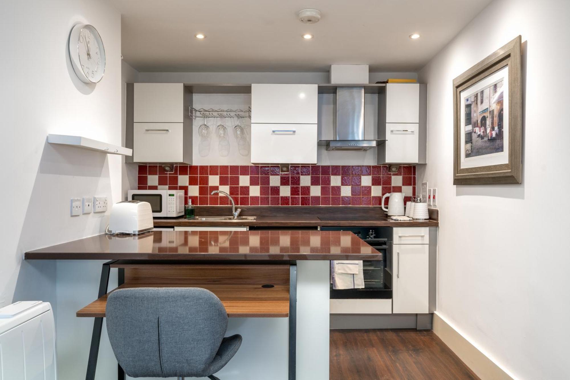 Riverside 1 Bed Basement Flat Near Hampton Court Palace East Molesey Luaran gambar