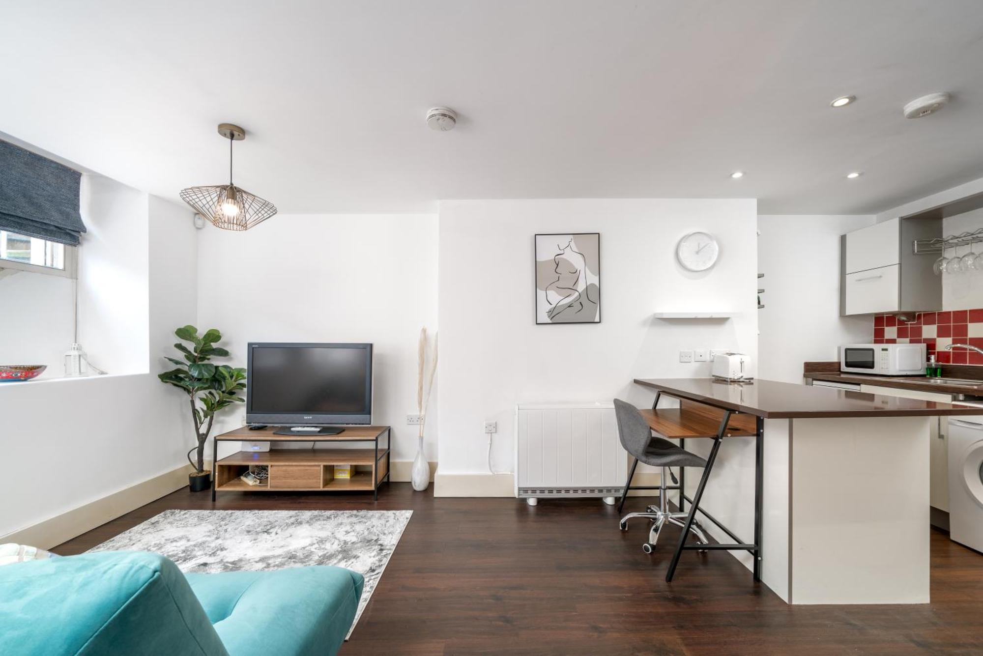 Riverside 1 Bed Basement Flat Near Hampton Court Palace East Molesey Luaran gambar